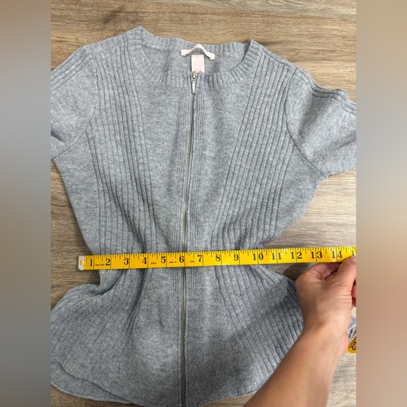 Victoria’s Secret Crewneck Peplum Cardigan Sweater Size S - Picture 12 of 12